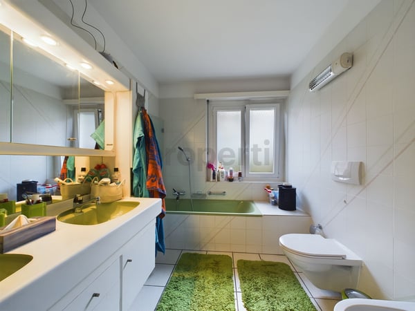 Villa da sogno con piscina a Camorino 10