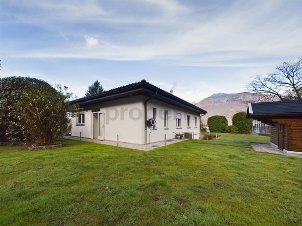 Villa da sogno con piscina a Camorino 4