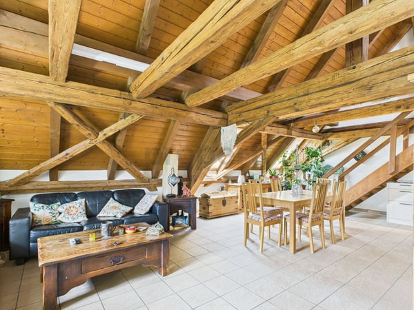 Exquisite 1.5-Zimmer Dachwohnung mit Gartenbereich in Oberglatt 2