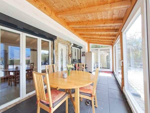 Villa moderne de 2 pièces, avec appartement de rendement inclus 12