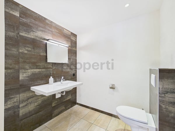 Appartement 1.5 pièces au cSur de Crans VS  charme, espace et potentiel de rénovation 8