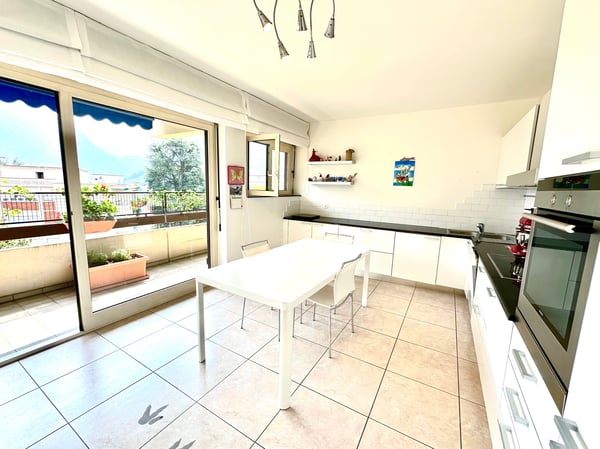 Immobile Moderno e Accogliente con Terrazza e Accessibilità a Lugano 2