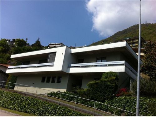 Spaziosa casa multifamiliare con grande potenziale a Riazzino 1