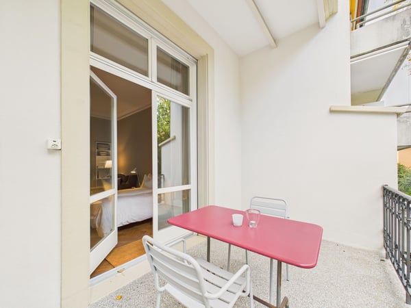 Elegant 1.5-Room Apartment in a Historic Jugendstil Villa in Basel 10