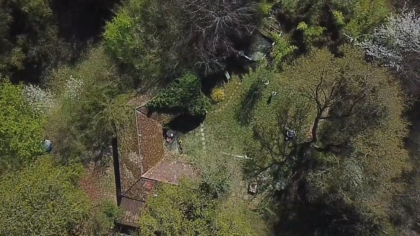 Einmalige Gelegenheit: Baugrundstück mit Seesicht in Vully-les-Lacs 4