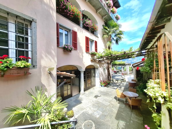 Benvenuti in questo esclusivo hotel storico nel cuore del Canton Ticino! 1