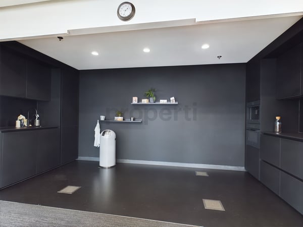 Modernes und helles Büro in Oerlikon an bester Lage 5