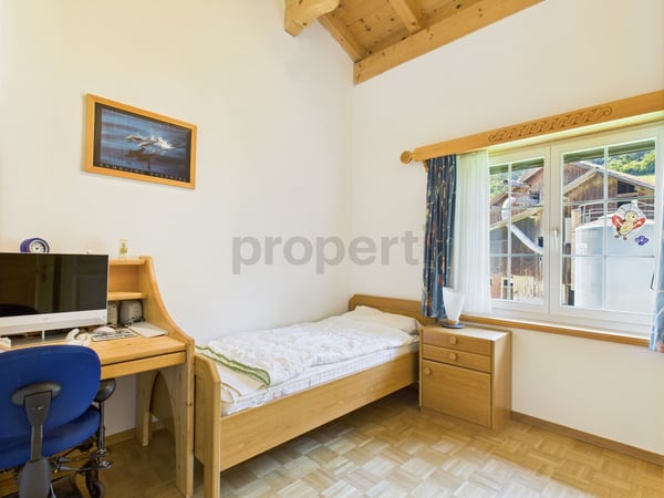 Willkommen in Valens! Zu verkaufen stilvolle 1.5 Zimmer Wohnung mit schönem Bergblick 6