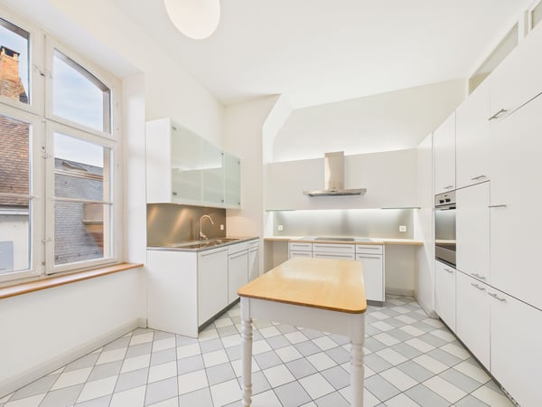 Furnished 1.5-Room Historic Apartment in Basel (Temporary until July 2026) 7