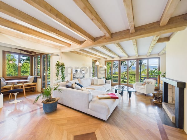 Idyllisches Landhaus mit Aussicht über See und Berge 12