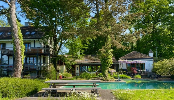 Idyllisches Landhaus mit Aussicht über See und Berge 1
