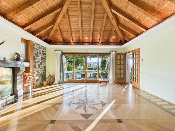 Idyllisches Landhaus mit Aussicht über See und Berge 4