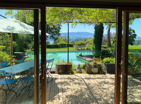 Idyllisches Landhaus mit Aussicht über See und Berge 9