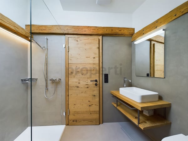 Exklusive Doppelhaushälfte mit sonnigem Sitzplatz 10