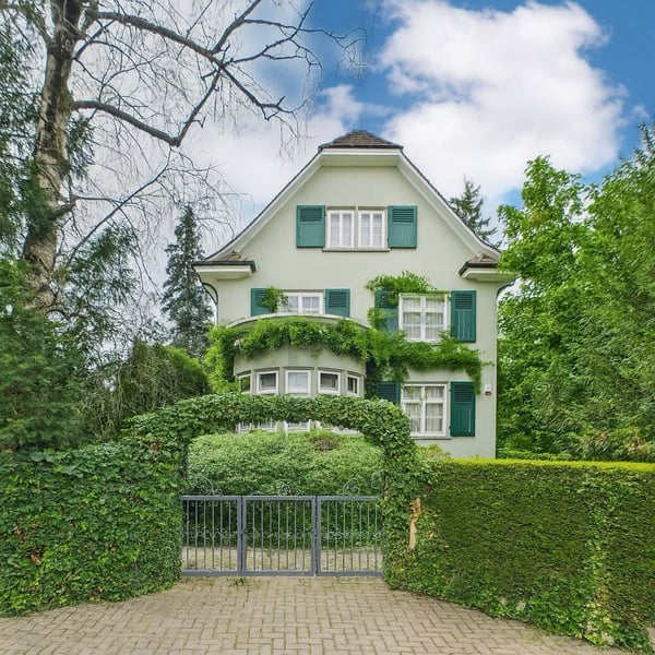 Wohnen im Licht: Exklusives Einfamilienhaus in Reinach, Kanton BL 2