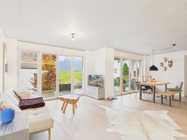 Moderne 1.5 Zimmer Wohnung mit grosszügigem Gartensitzplatz in Vattiz - der perfekte Zweitwohnsitz im Val Lumnezia 1