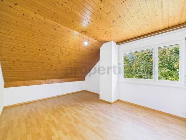 Maison jumelée rénovée de 1.5 pièces avec jardin, véranda et grand salon  cadre familial calme à Le Mont-sur-Lausanne 6