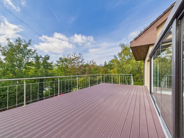 Maison jumelée rénovée de 1.5 pièces avec jardin, véranda et grand salon  cadre familial calme à Le Mont-sur-Lausanne 12