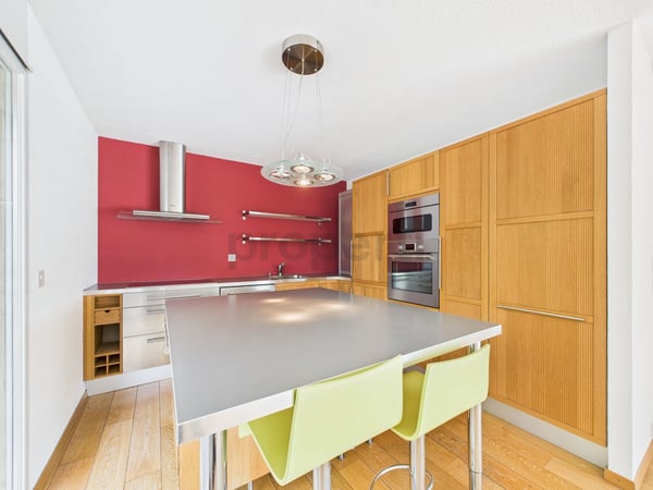 Maison jumelée rénovée de 1.5 pièces avec jardin, véranda et grand salon  cadre familial calme à Le Mont-sur-Lausanne 4