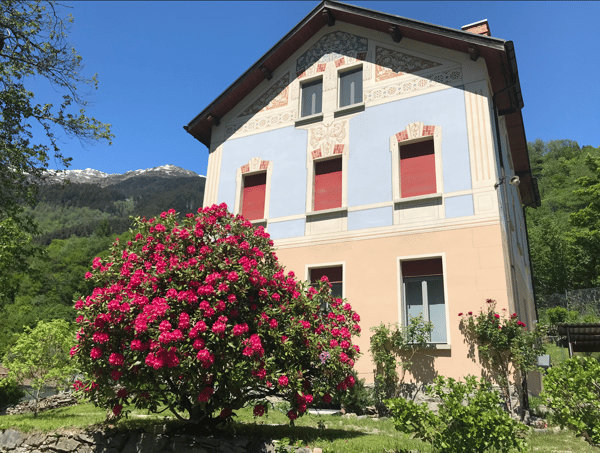 Edificio Stile Liberty immerso nel verde a Faido, ottimo investimento anche a reddito 1