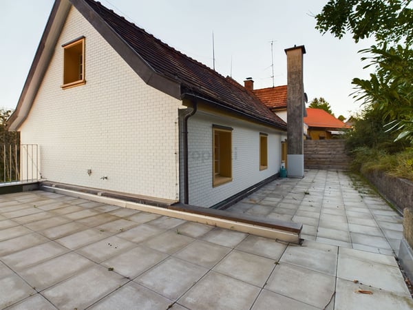 Attraktives Wohnhaus in begehrter Trogener Lage  Ihre solide Investitionsmöglichkeit 12