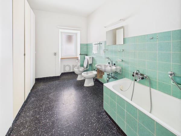 Casa 4 locali dal fascino autentico nel borgo storico di Novaggio con vista panoramica e vista lago 11