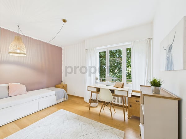 Appartement meublé 2.5 au calme dans un parc sécurisé avec place de parc couverte inclue. 8