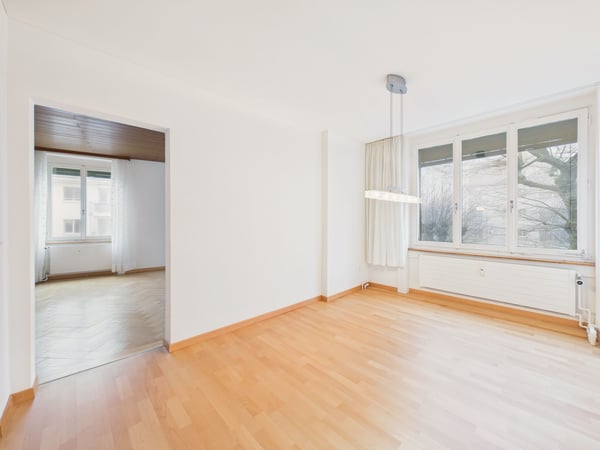 Zentral gelegene 4.5-Zimmer-Etagenwohnung mit 200 m2 grosser Terasse + 18 m2 Wintergarten in St. Gallen 5
