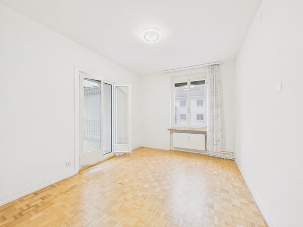 Zentral gelegene 4.5-Zimmer-Etagenwohnung mit 200 m2 grosser Terasse + 18 m2 Wintergarten in St. Gallen 7