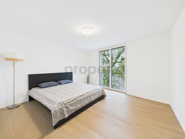 Moderne 1.5-Zimmer-Wohnung mit Balkon im Herzen von Zürich 4