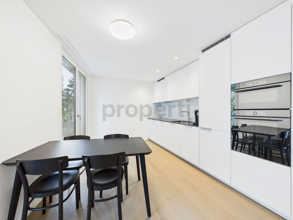 Moderne 1.5-Zimmer-Wohnung mit Balkon im Herzen von Zürich 2