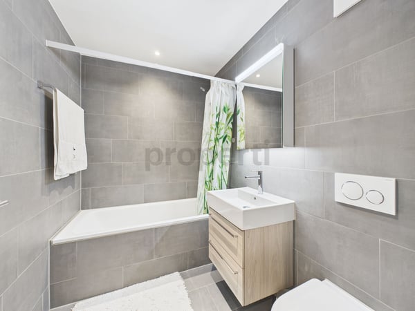 Moderne 1.5-Zimmer-Wohnung mit Balkon im Herzen von Zürich 5