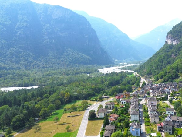 Gioiello del 1700: casa unifamiliare arredata in posizione tranquilla e centrale a Someo 2