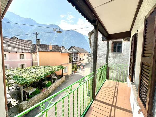 Gioiello del 1700: casa unifamiliare arredata in posizione tranquilla e centrale a Someo 8