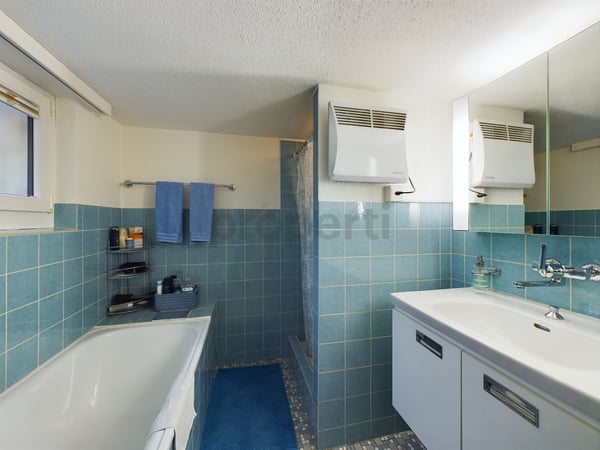 Charmantes Einfamilienhaus Mit Baulandreserve und Vorprojekt für MFH 11