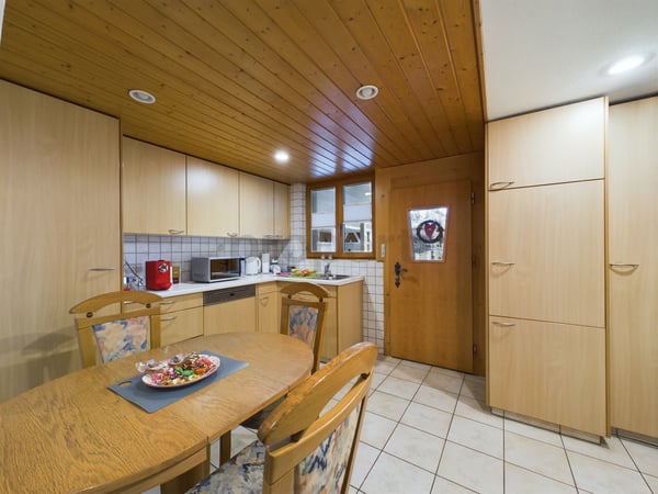 Charmantes Einfamilienhaus Mit Baulandreserve und Vorprojekt für MFH 4