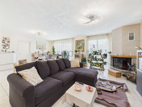 Accogliente casa unifamiliare a Cugnasco, TI 1