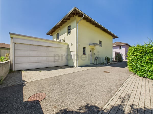 Accogliente casa unifamiliare a Cugnasco, TI 12