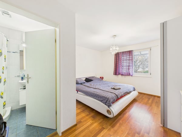 Helle 6.5-Zimmer-Wohnung mit 2 Balkonen in Bachenbülach 5