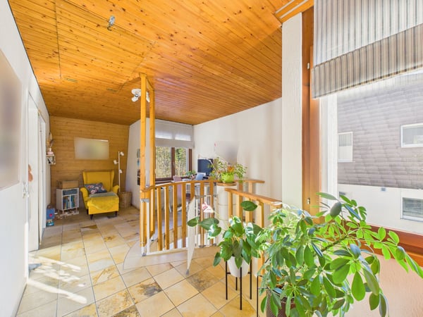 Ein heimeliges 9.5-Zimmer-Einfamilienhaus voller Licht und Grosszügigkeit 10