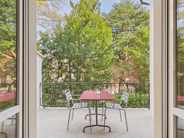 Elegant 4.5-Room Apartment in a Historic Jugendstil Villa in Basel 9