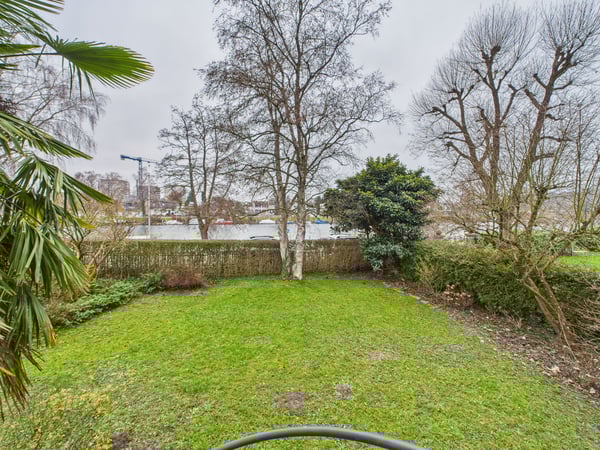 Charmantes 7.5-Zimmer Reihenhaus mit Garten in Nidau 11