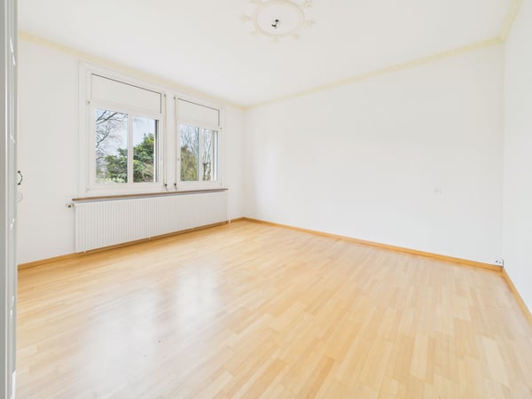 Charmantes 7.5-Zimmer Reihenhaus mit Garten in Nidau 6