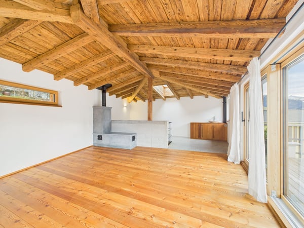 Charmantes 7.5-Zimmer Einfamilienhaus mit Balkon in Tumegl/Tomils 7