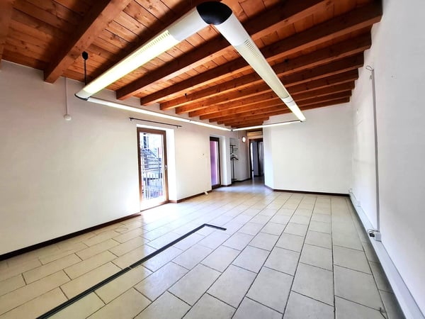 Vivere di lusso a Chiasso, nel Canton Ticino - Pratica soluzione da 250m2 7