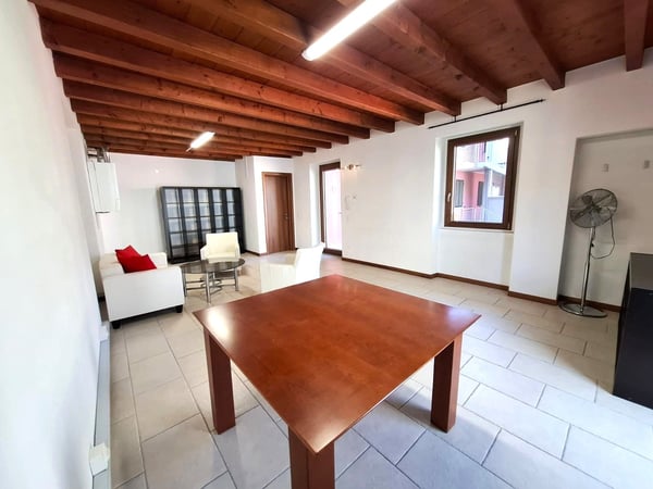 Vivere di lusso a Chiasso, nel Canton Ticino - Pratica soluzione da 250m2 2
