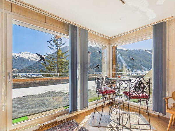 RESERVIERT - Charmante 3.5-Zimmer Altbauwohnung mit traumhafter Aussicht in die Bergwelt rund um Davos 5