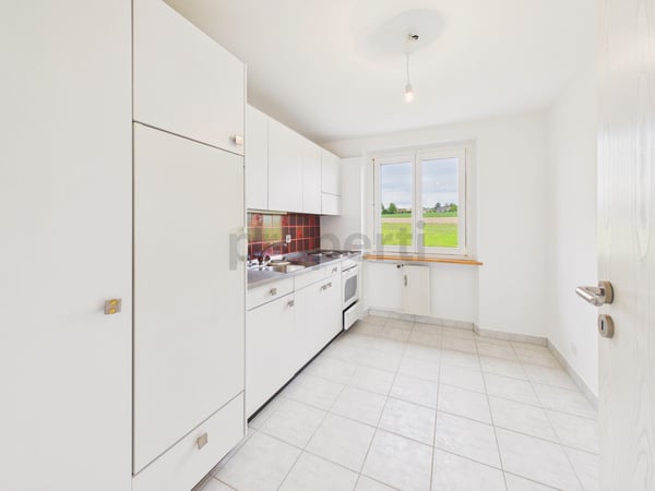 Charmante 4-Zimmer-Wohnung mit Balkon, Ins 5
