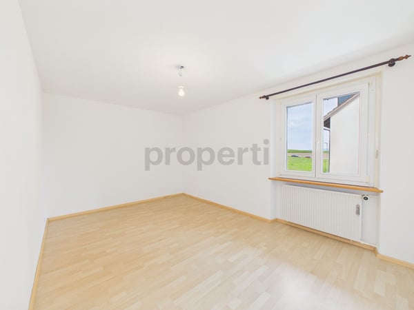 Charmante 4-Zimmer-Wohnung mit Balkon, Ins 8