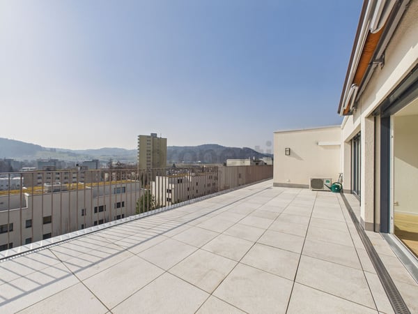 Moderne 4.5-Zimmer-Wohnung mit sonnigen Terrassen in Winterthur 8